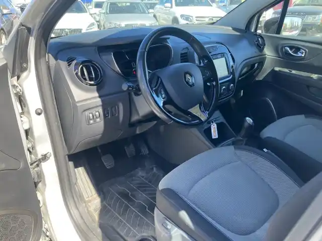 Harmaa Viistoperä, Renault Captur – JKE-672