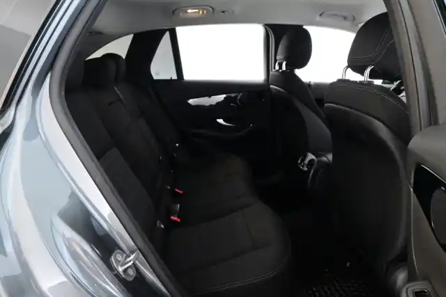 Harmaa Maastoauto, Mercedes-Benz GLC – JKF-382