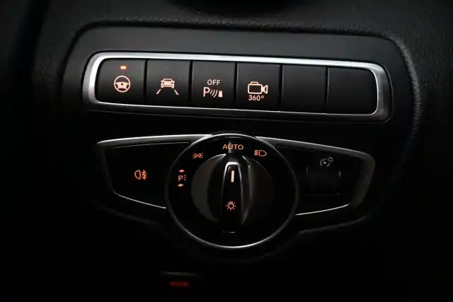Harmaa Maastoauto, Mercedes-Benz GLC – JKF-382