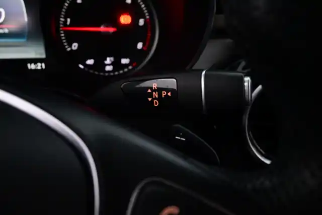 Harmaa Maastoauto, Mercedes-Benz GLC – JKF-382