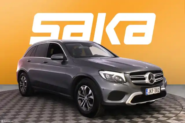 Harmaa Maastoauto, Mercedes-Benz GLC – JKF-382