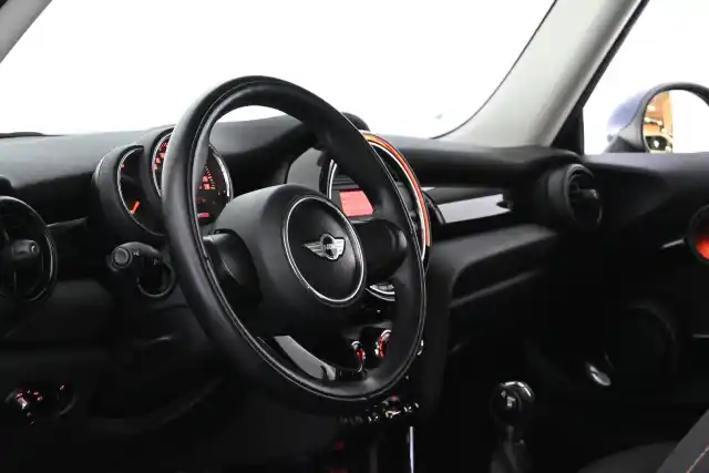 Sininen Viistoperä, MINI ONE – JKF-452