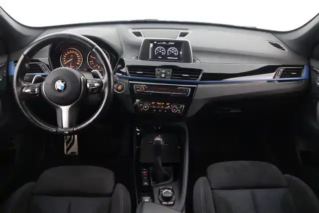 Sininen Maastoauto, BMW X1 – JKF-457
