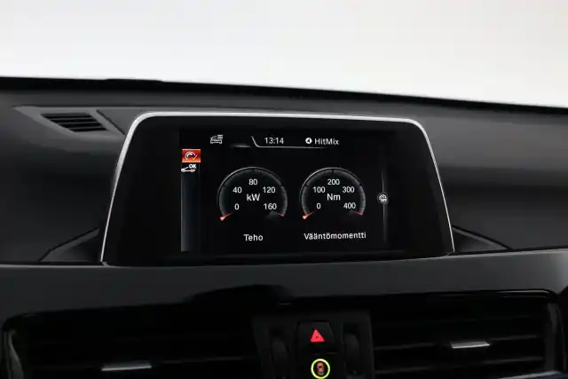 Sininen Maastoauto, BMW X1 – JKF-457