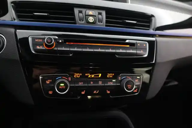Sininen Maastoauto, BMW X1 – JKF-457