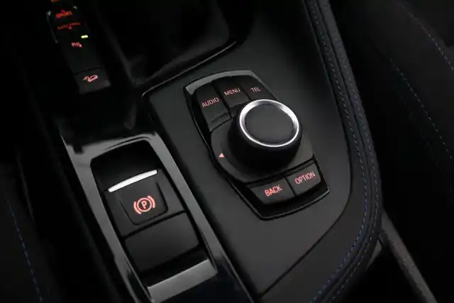 Sininen Maastoauto, BMW X1 – JKF-457
