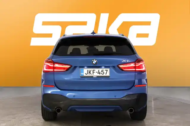 Sininen Maastoauto, BMW X1 – JKF-457