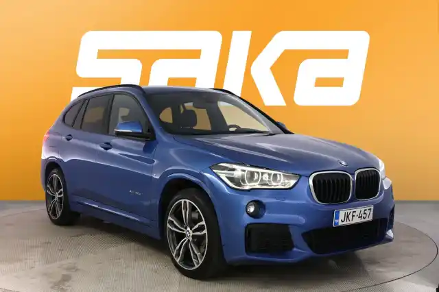 Sininen Maastoauto, BMW X1 – JKF-457