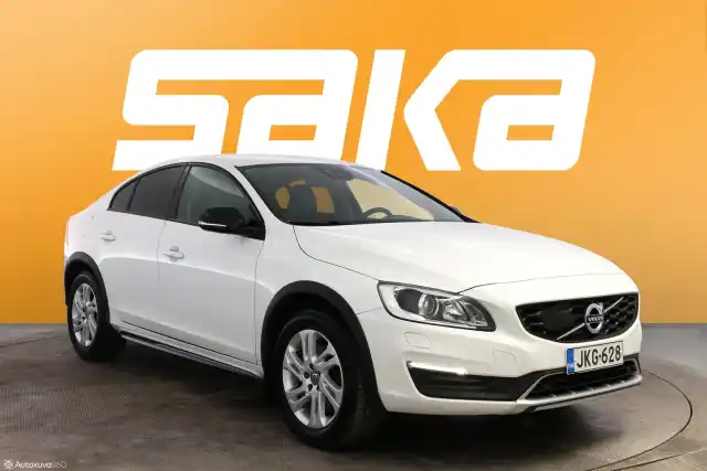 Valkoinen Sedan, Volvo S60 Cross Country – JKG-628