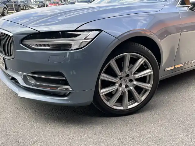 Sininen Farmari, Volvo V90 – JKG-646