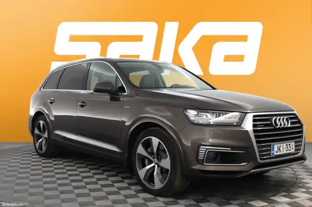 Beige Maastoauto, Audi Q7 – JKI-331