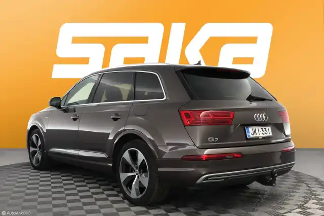 Beige Maastoauto, Audi Q7 – JKI-331