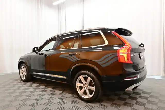 Musta Maastoauto, Volvo XC90 – JKI-605