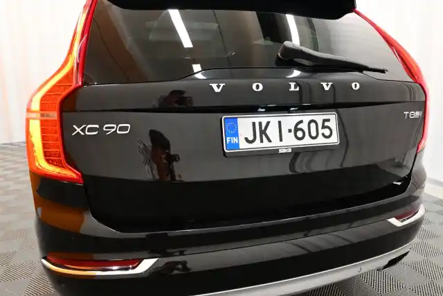 Musta Maastoauto, Volvo XC90 – JKI-605