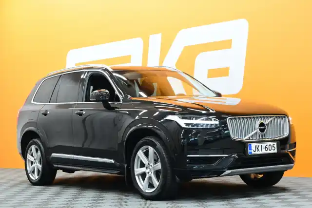 Musta Maastoauto, Volvo XC90 – JKI-605