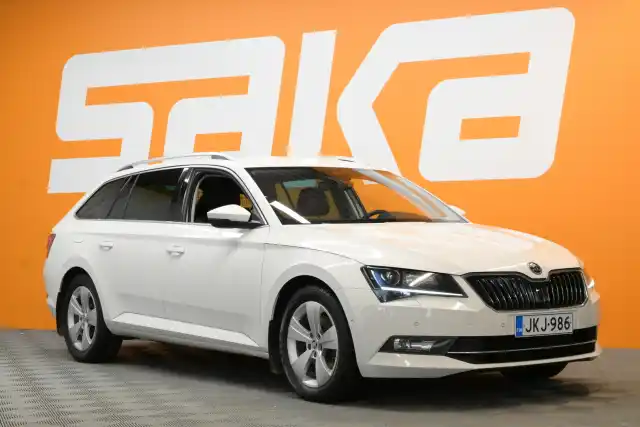 Valkoinen Farmari, Skoda Superb – JKJ-986