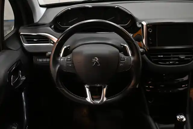 Harmaa Viistoperä, Peugeot 208 – JKK-794