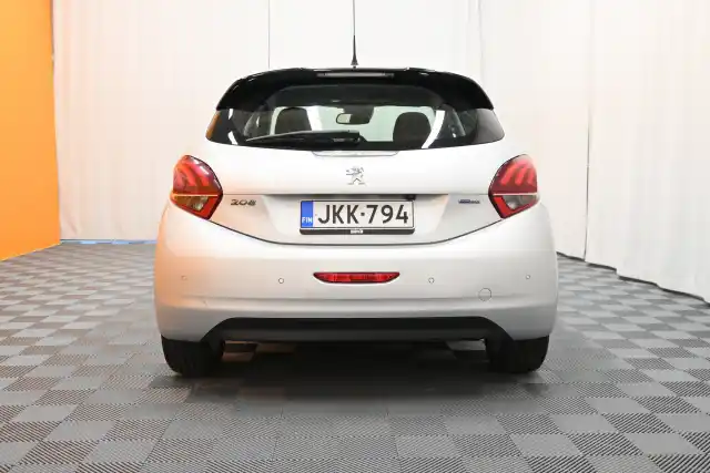 Harmaa Viistoperä, Peugeot 208 – JKK-794