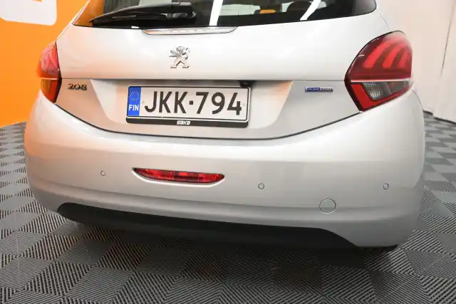 Harmaa Viistoperä, Peugeot 208 – JKK-794