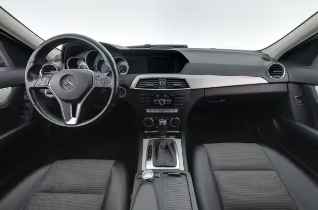 Harmaa Farmari, Mercedes-Benz C – JKL-176
