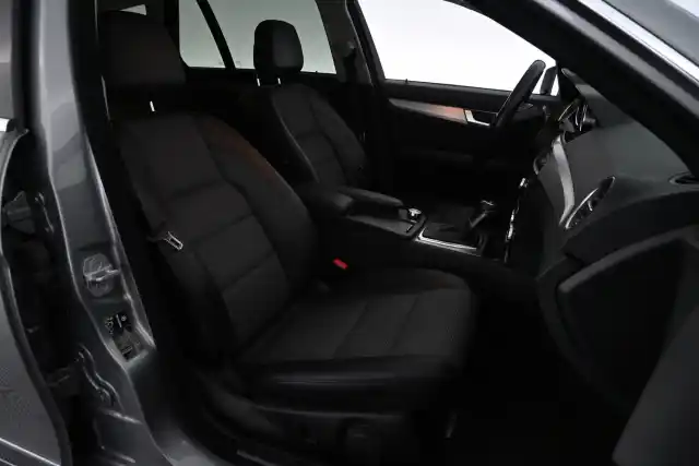 Harmaa Farmari, Mercedes-Benz C – JKL-176