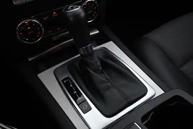 Harmaa Farmari, Mercedes-Benz C – JKL-176