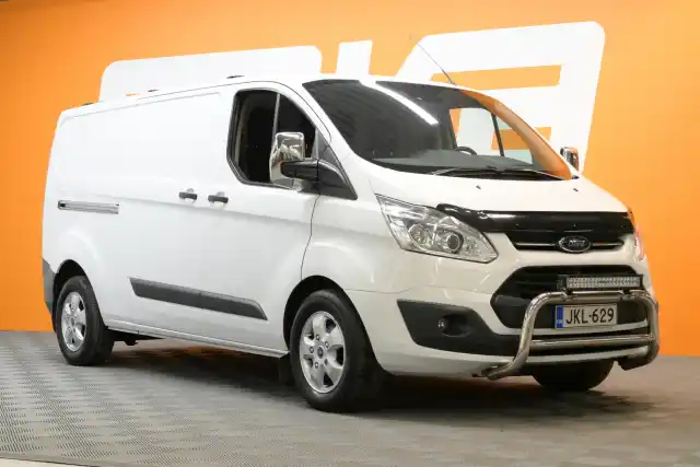 Valkoinen Pakettiauto, Ford Transit Custom – JKL-629