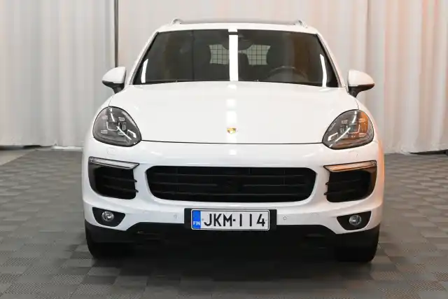 Valkoinen Farmari, Porsche Cayenne – JKM-114