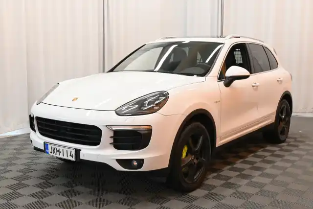 Valkoinen Farmari, Porsche Cayenne – JKM-114