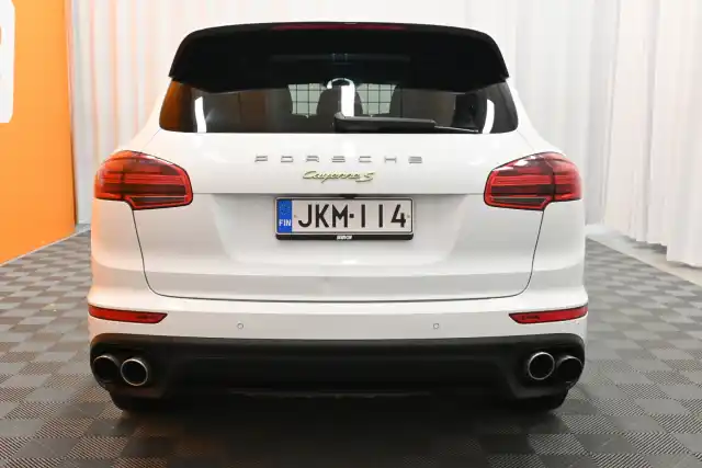 Valkoinen Farmari, Porsche Cayenne – JKM-114