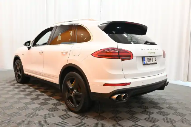 Valkoinen Farmari, Porsche Cayenne – JKM-114