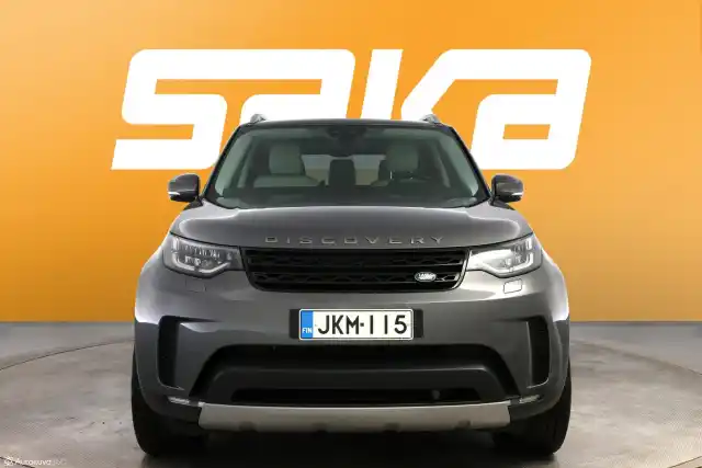 Harmaa Maastoauto, Land Rover Discovery – JKM-115