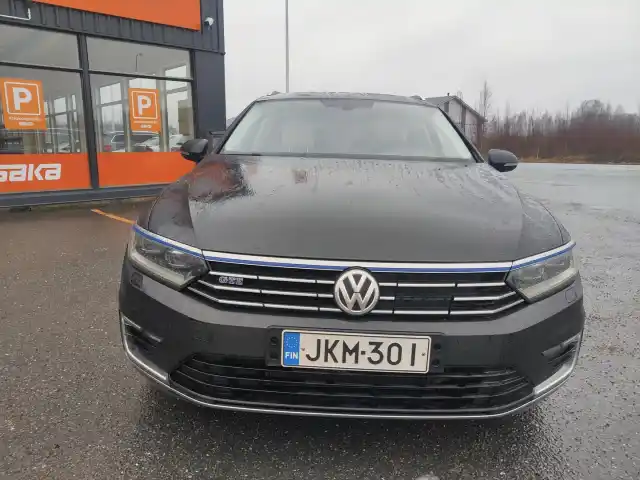 Harmaa Farmari, Volkswagen Passat – JKM-301