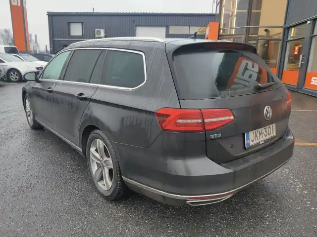 Harmaa Farmari, Volkswagen Passat – JKM-301