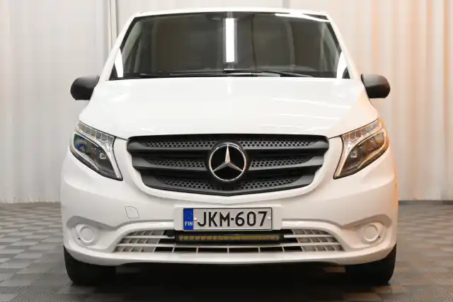 Valkoinen Pakettiauto, Mercedes-Benz Vito – JKM-607