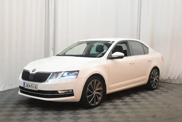 Valkoinen Viistoperä, Skoda Octavia – JKN-516