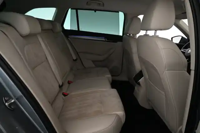 Harmaa Farmari, Skoda Superb – JKN-547