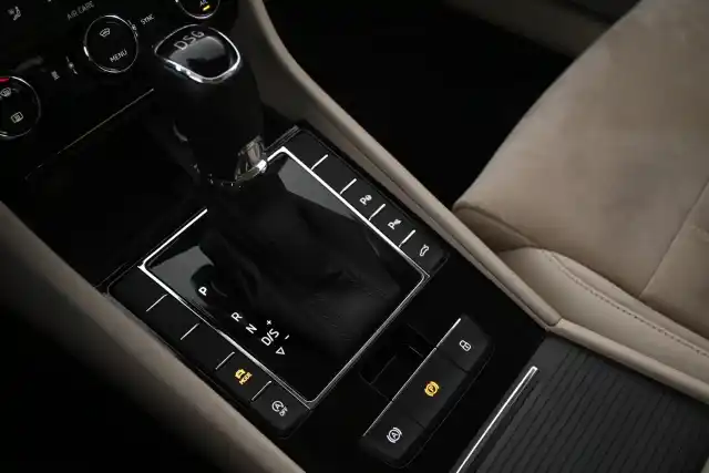 Harmaa Farmari, Skoda Superb – JKN-547