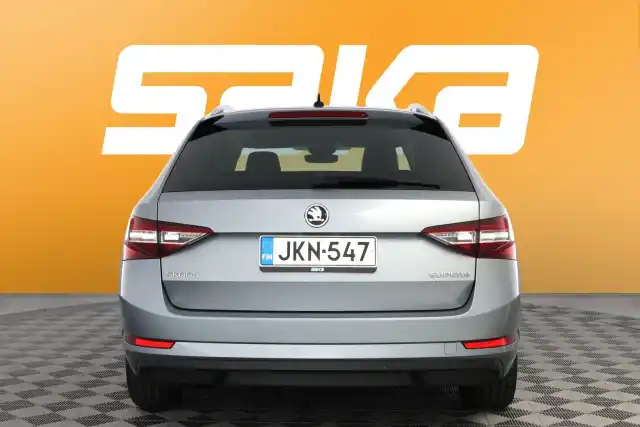 Harmaa Farmari, Skoda Superb – JKN-547