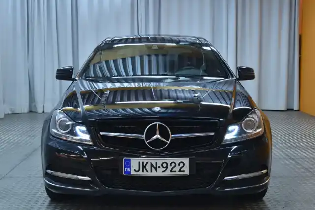 Musta Coupe, Mercedes-Benz C – JKN-922