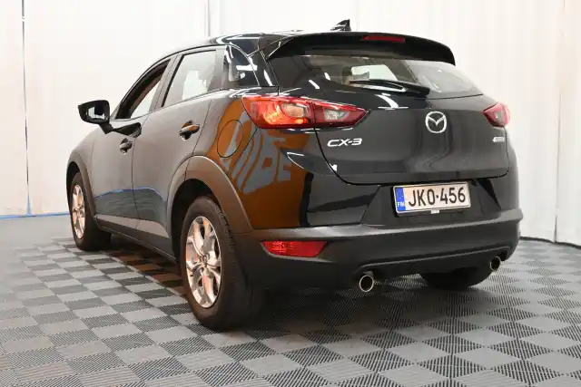 Musta Maastoauto, Mazda CX-3 – JKO-456