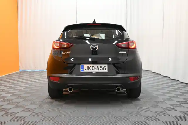 Musta Maastoauto, Mazda CX-3 – JKO-456