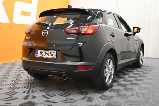 Musta Maastoauto, Mazda CX-3 – JKO-456