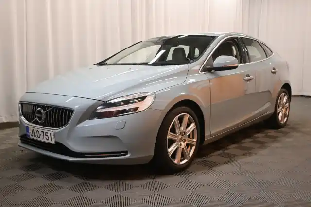 Sininen Viistoperä, Volvo V40 – JKO-751