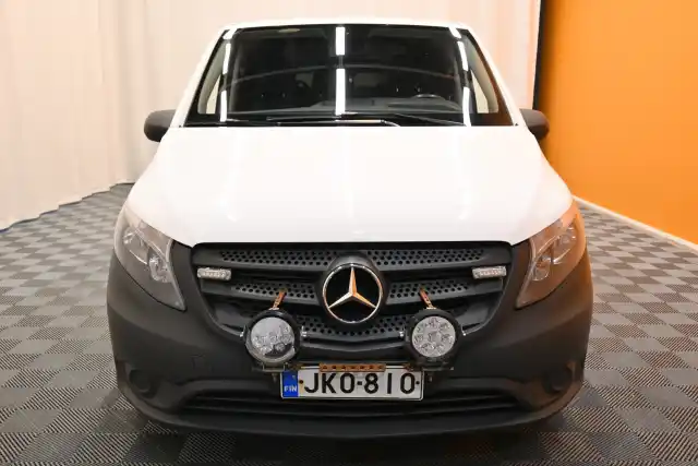 Valkoinen Pakettiauto, Mercedes-Benz Vito – JKO-810