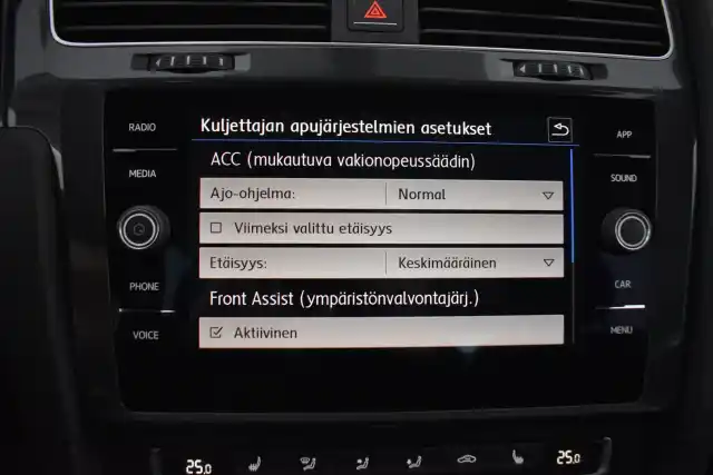 Valkoinen Viistoperä, Volkswagen Golf – JKP-534