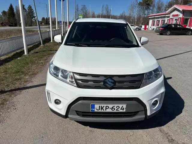 Valkoinen Viistoperä, Suzuki Vitara – JKP-624