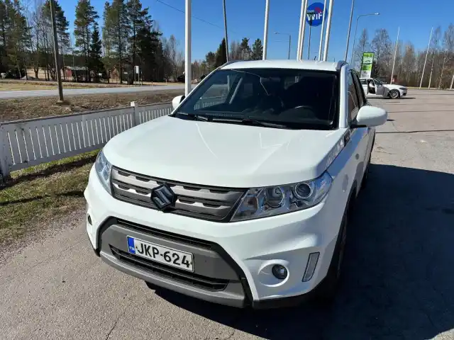 Valkoinen Viistoperä, Suzuki Vitara – JKP-624