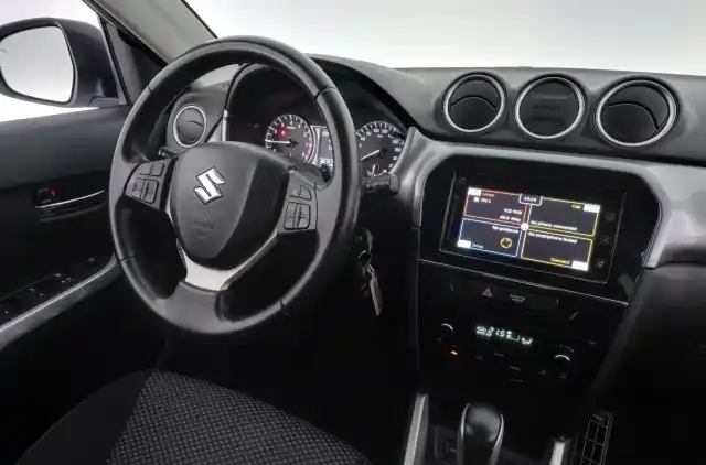 Valkoinen Viistoperä, Suzuki Vitara – JKP-624