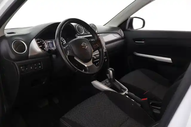 Valkoinen Viistoperä, Suzuki Vitara – JKP-624